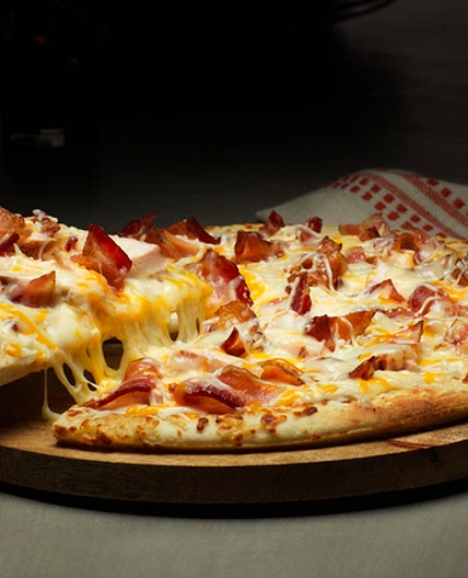Bacon-Chicken Alfredo Pizza