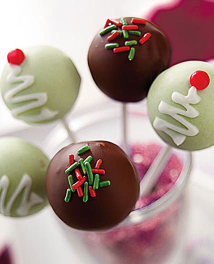 Christmas Tree Cookie Ball Pops