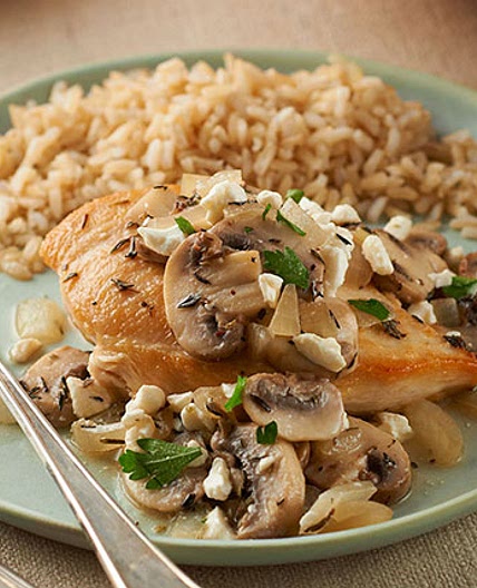 Mediterranean Chicken and Mushroom Skillet