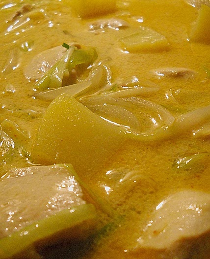 Gelbes Hühner - Curry aus dem Wok