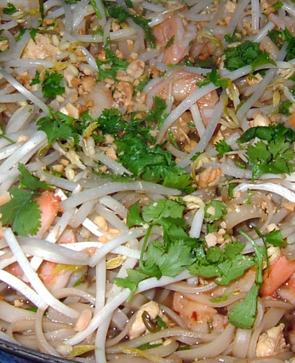 Traditional Chicken & Shrimp Pad Thai