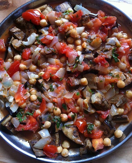 Musaka'a (Palestinian Eggplant Baked With Tomatoes and Chickpeas
