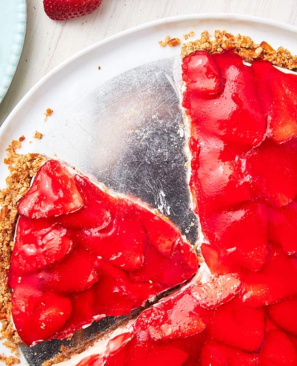 Strawberry-Pretzel Tart