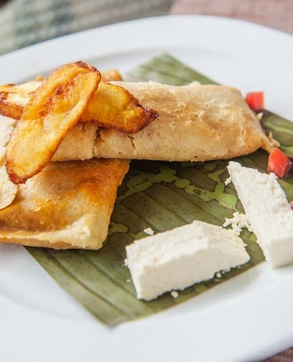 Tamales de Frijol con Queso de Cabra