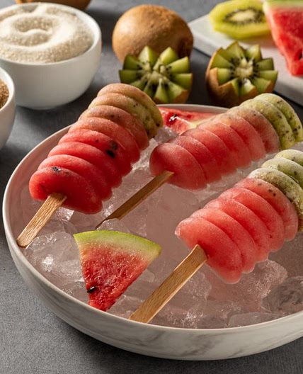 Paletas Heladas de Sandía y Kiwi Reducidas en Azúcar