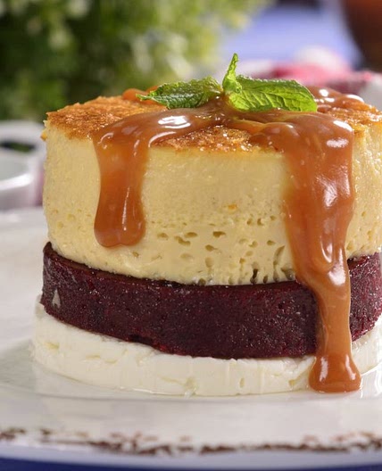 Flan de Vainilla con Queso Panela y Jalea de Arándano
