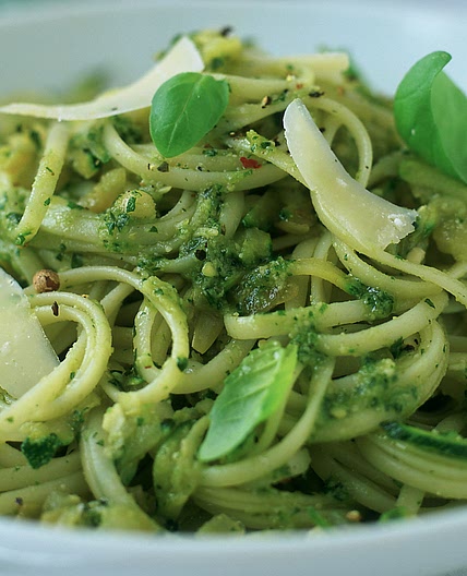 Courgette and pesto pasta recipe