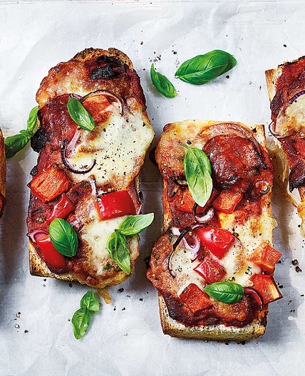 Baguette pizza melts