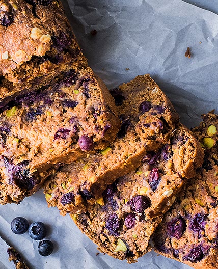 Vegan Spiced Blueberry Breakfast Cake