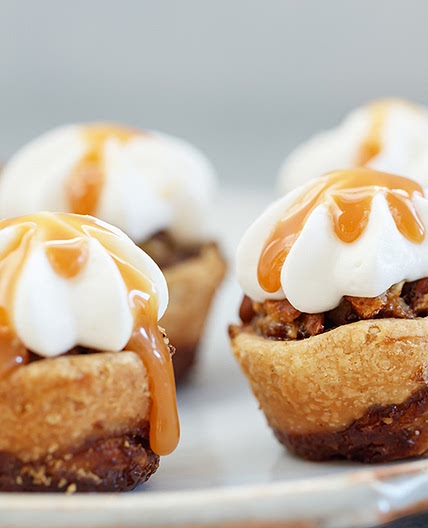Mini Caramel Pecan Pies with Cinnamon Roll Pie Crust