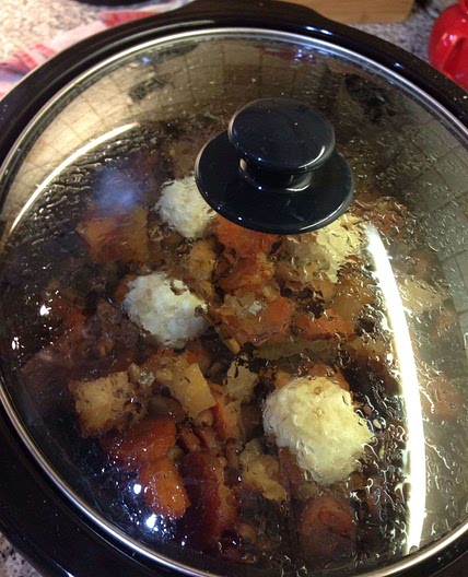 Beef stew and dumplings for the slow cooker