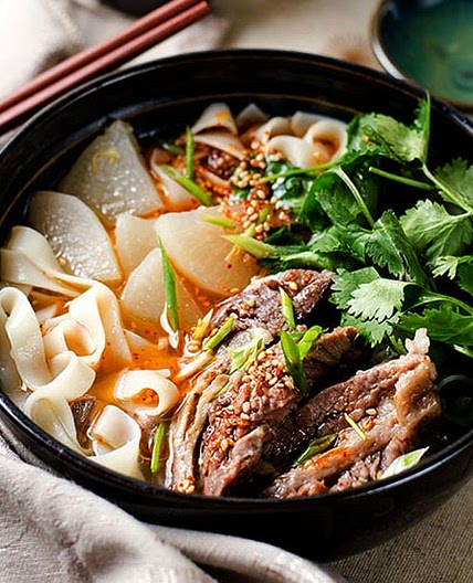 Lanzhou Beef Noodles (兰州拉面)