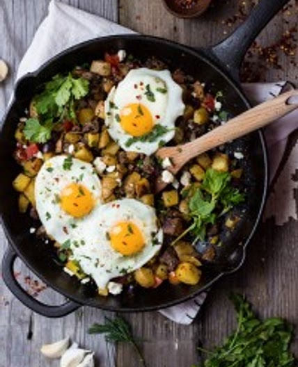 Mediterranean Breakfast Skillet