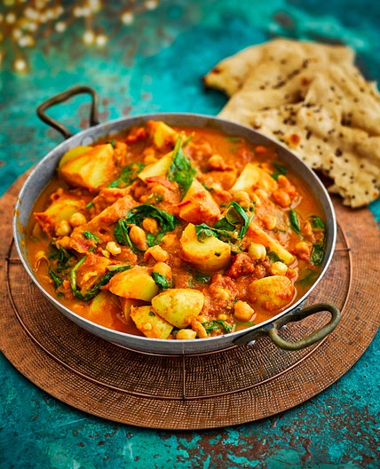 Spinach, chickpea and potato curry