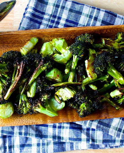 crispy broccoli with lemon and garlic