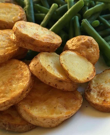 Air fryer Parmesan and paprika chips