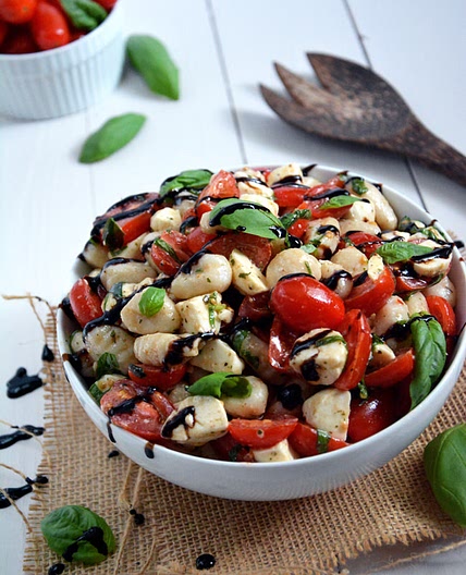 GNOCCHI CAPRESE SALAD