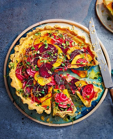 Goat’s cheese and marinated beetroot quiche