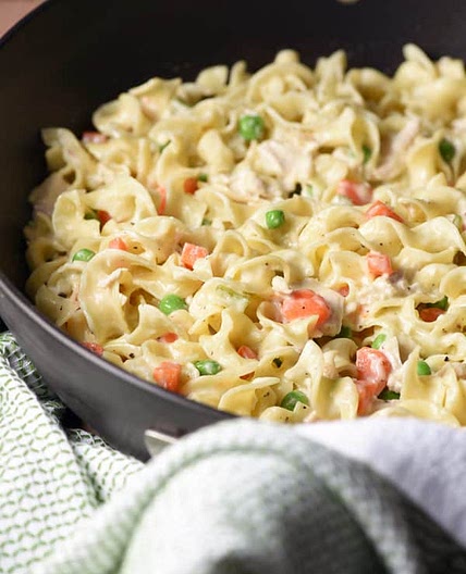 Chicken Pot Pie Noodle Skillet