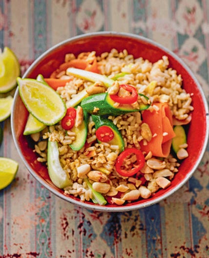 Vegetable, chilli & peanut fried rice