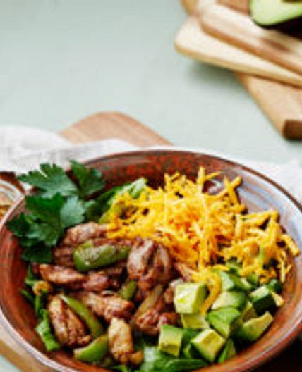 Keto chicken fajita bowl