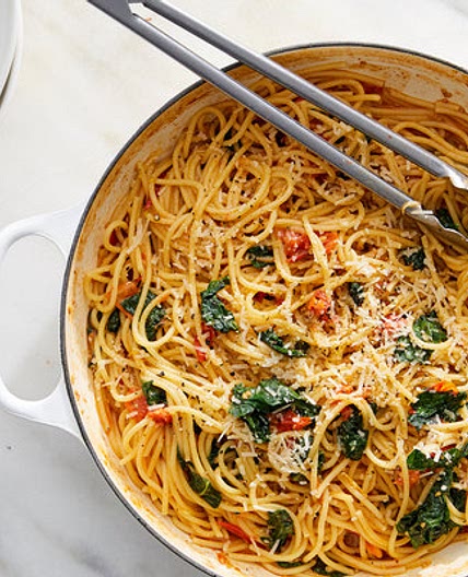 One-Pot Spaghetti With Cherry Tomatoes and Kale