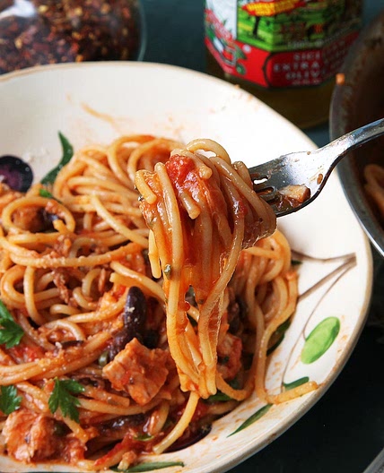 Spaghetti Puttanesca (Spaghetti With Capers, Olives, and Anchovies) Recipe