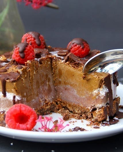 Raw Neapolitan Cake