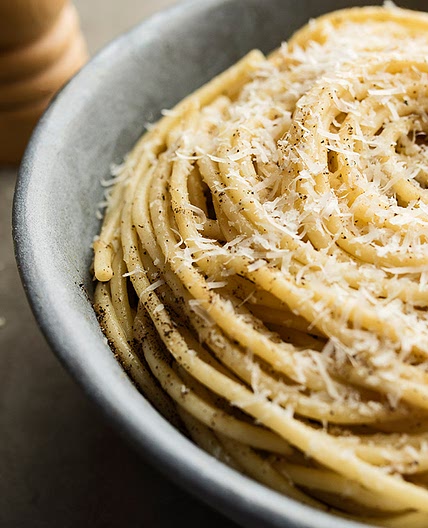 Bucatini Cacio e Pepe Pasta