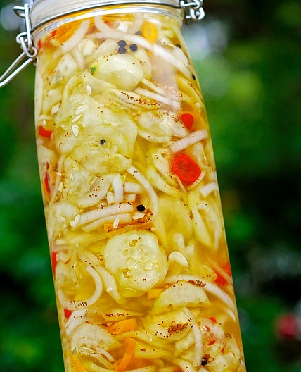 sweet & spicy garlic refrigerator pickles - ChinDeep