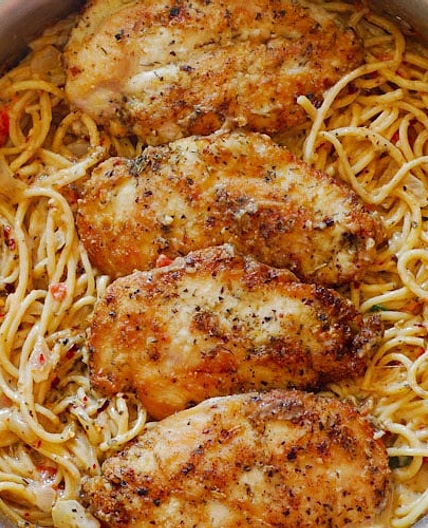 Italian Chicken Pasta in Creamy White Wine Parmesan Cheese Sauce