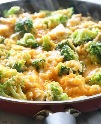 One-Pan Cheesy Chicken, Broccoli, and Rice