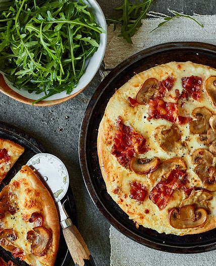 Carbonara pizza