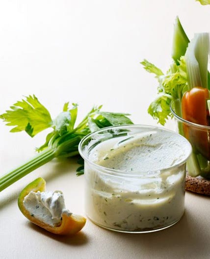 Low-carb cream cheese with herbs