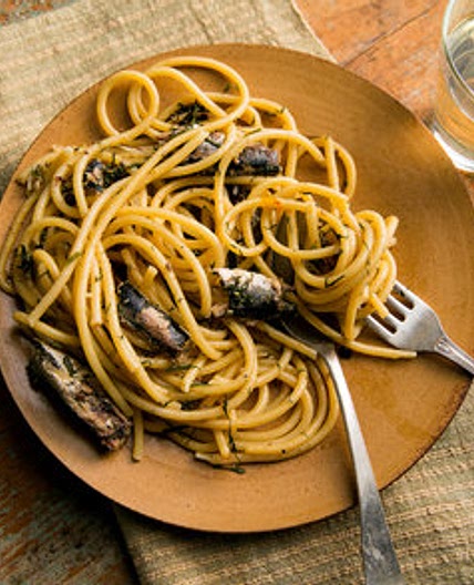 Pasta With Sardines, Bread Crumbs and Capers
