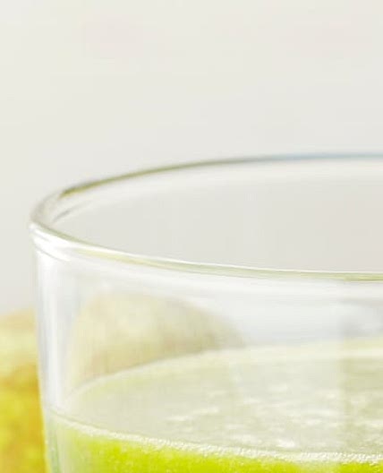 Apple and pear detox juice
