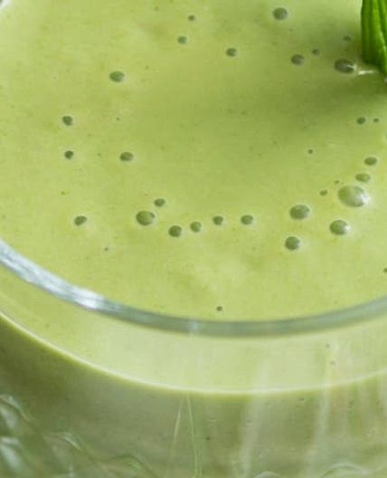 Anti-inflammatory pineapple and turmeric smoothie