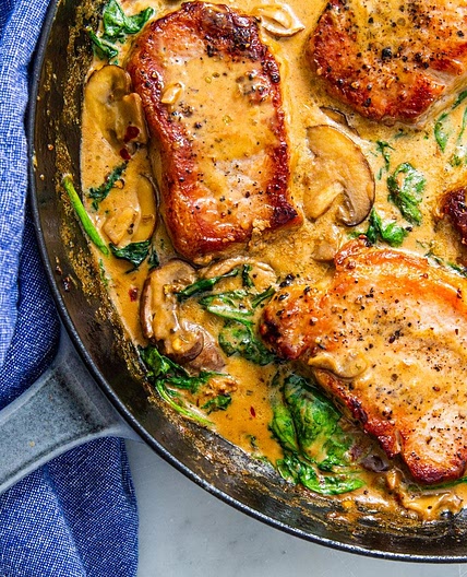 Keto Pork Chops with Garlicky Cream Sauce