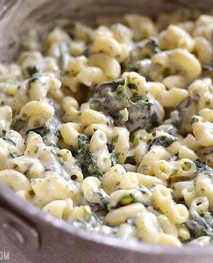 Creamy Pesto Mac and Cheese with Spinach