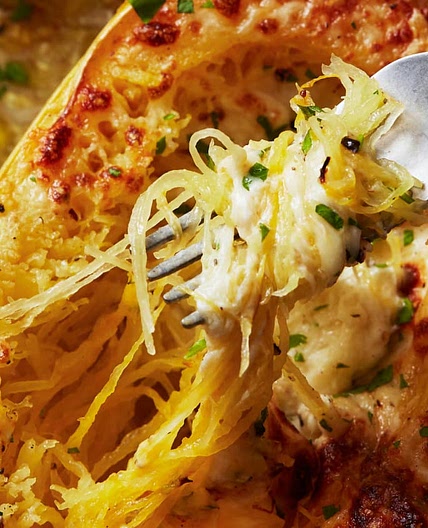 Cheesy Garlic Parmesan Spaghetti Squash