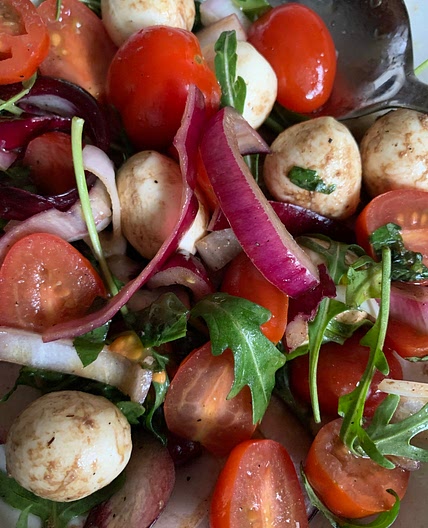 fresh salad with mozzarella 