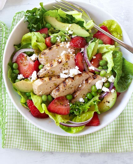 Grilled Chicken-and-Strawberry Cobb Salad