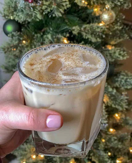 Peppermint Bailey's Christmas Cocktail