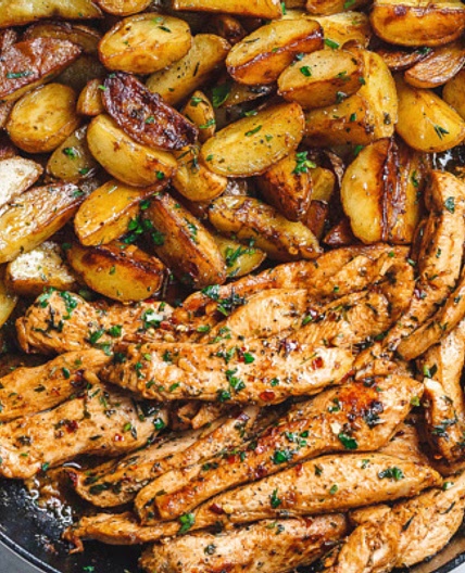 Garlic Butter Chicken and Potatoes Skillet
