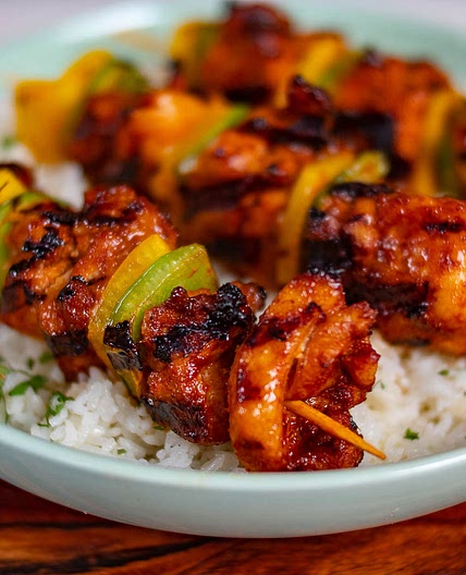Easy Sriracha Chicken Kebabs