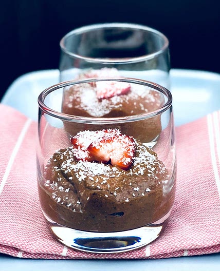 Chocolate chia breakfast mousse