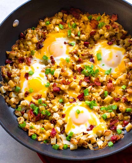 Bacon, Egg, and Potato Breakfast Skillet
