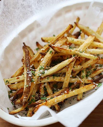 Skinny Garlic Parmesan Fries