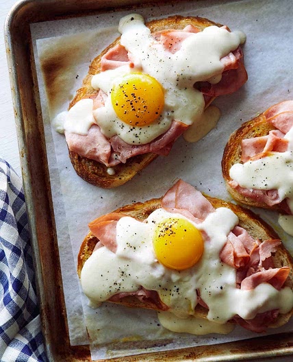 Croque Madame Toast