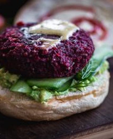 VEGAN BEETROOT QUINOA BURGER